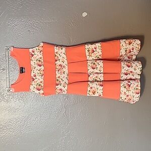 Paper Doll girls sleeveless color block with floral design Size 14 EUC